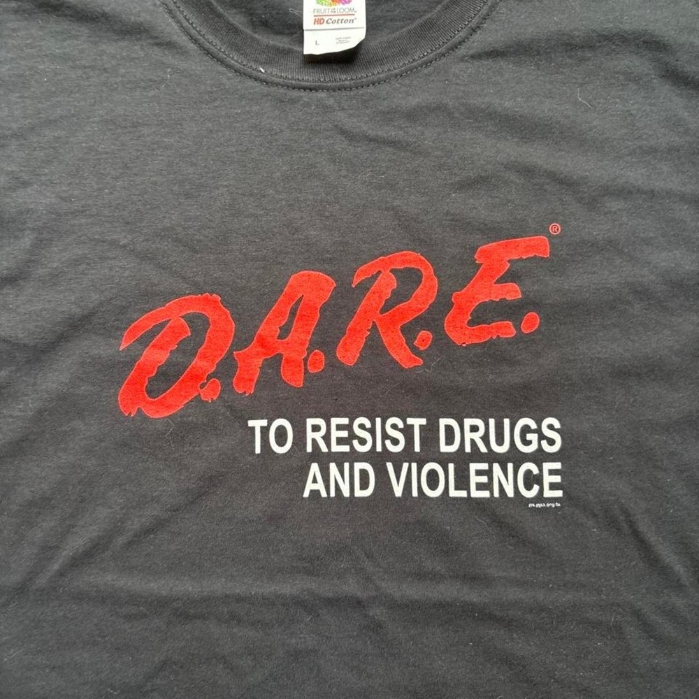D.A.R.E. black cotton t-shirt   Mens Size Large - Picture 2 of 5